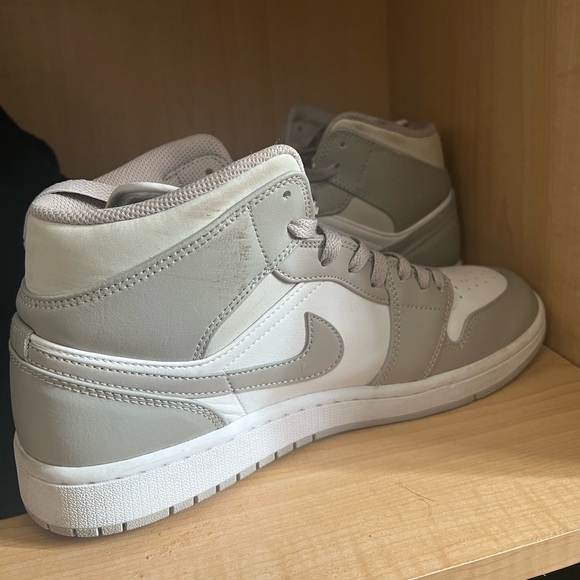 Air Jordan 1 Mid 'College Grey' - Picture 2 of 5